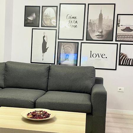Lovely Apartment Тирана Екстер'єр фото