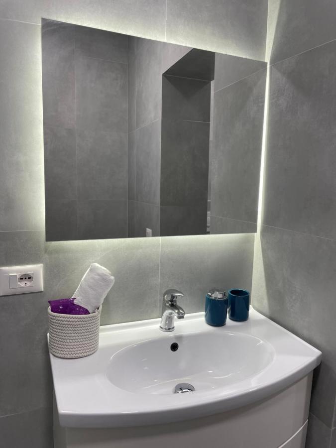 Lovely Apartment Тирана Екстер'єр фото
