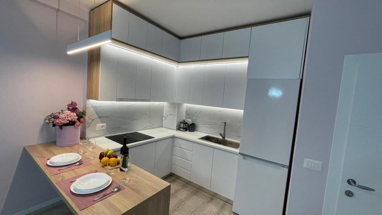 Lovely Apartment Тирана Екстер'єр фото