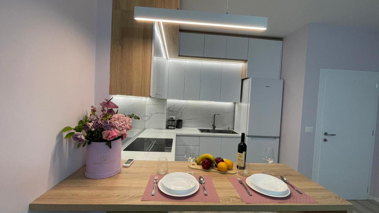 Lovely Apartment Тирана Екстер'єр фото