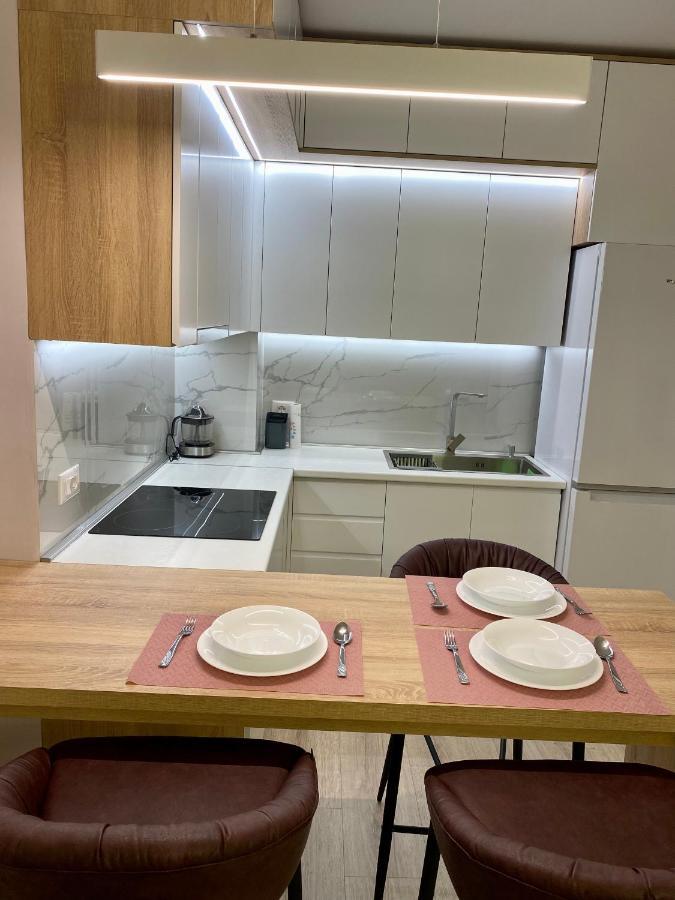 Lovely Apartment Тирана Екстер'єр фото
