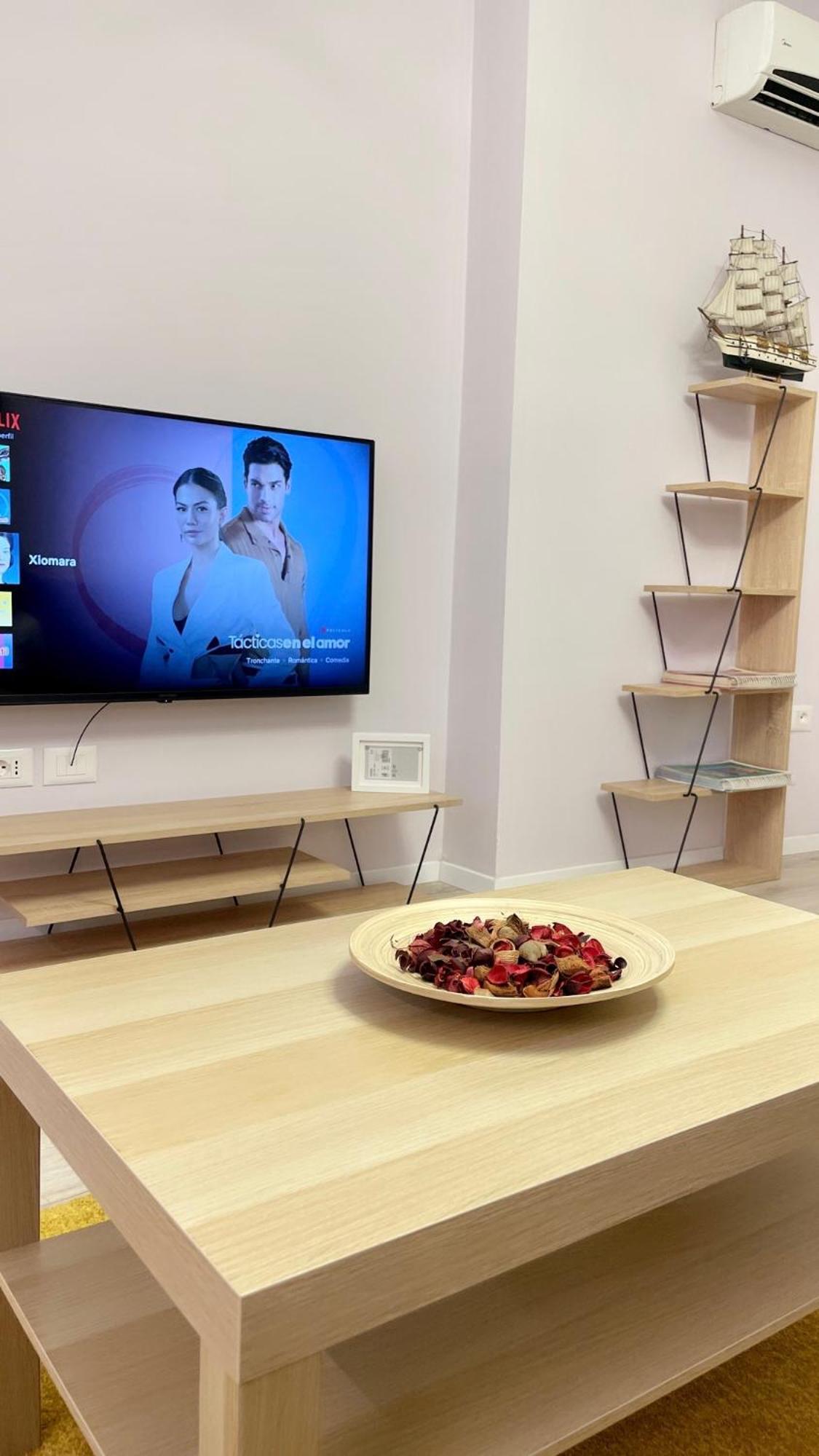 Lovely Apartment Тирана Екстер'єр фото